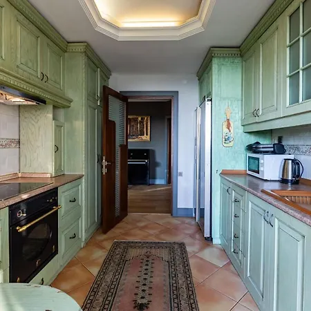Flat With Fascinating Bosphorus View In Besiktas Διαμέρισμα