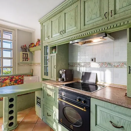 Flat With Fascinating Bosphorus View In Besiktas Διαμέρισμα