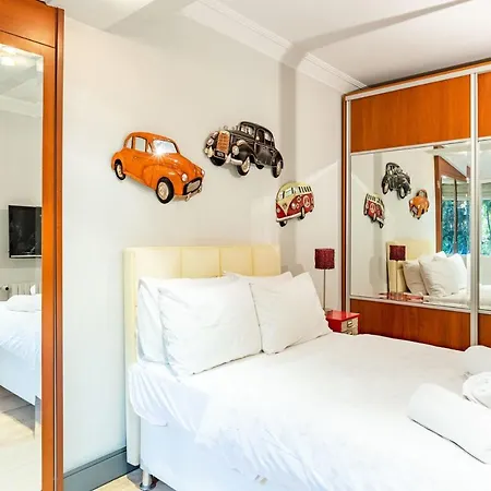 Flat With Fascinating Bosphorus View In Besiktas *