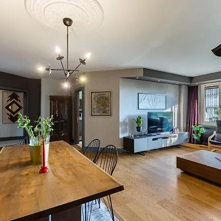 Flat With Fascinating Bosphorus View In Besiktas Κωνσταντινούπολη